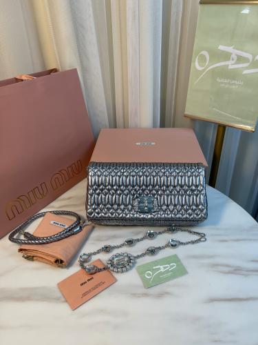 حقيبة ميو ميو ماتلاسيه - مقاس 28