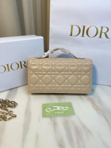حقيبة Lady Dior مقاس 21 - بيج