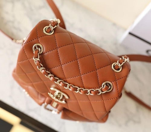 حقيبة شانيل الظهر الجلد اللامع-مقاس 20