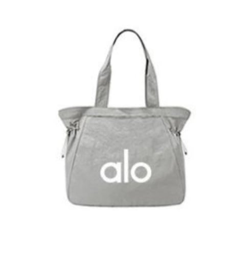 حقيبة يد كاجوال عصرية جديدة من ALO Yoga