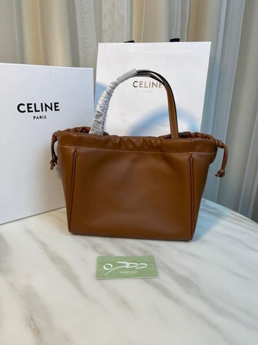 حقيبة سيلين كوير تريومف كاباس