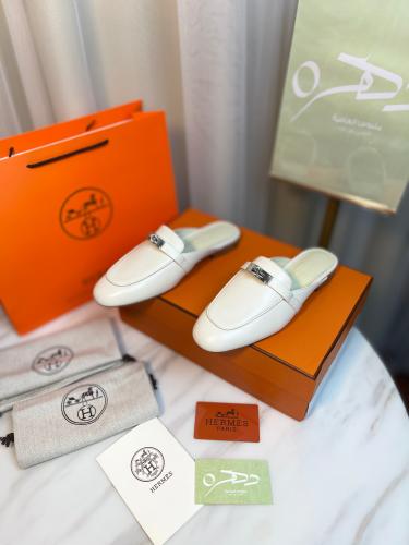 حذاء أوز المفتوح من Hermès