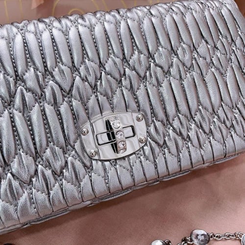 حقيبة ميو ميو ماتلاسيه - مقاس 28