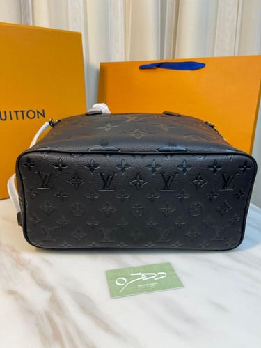 حقيبة لويس فويتون نيفرفول MM - مقاس 32 أسود