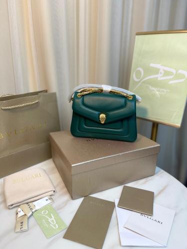 حقيبة كتف سيربنتي ريفرس من بولغاري - أخضر زمردي