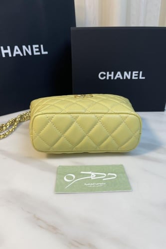 حقيبة هوبو بشعار شانيل بحزام بسلسلة ذهبية - ليموني