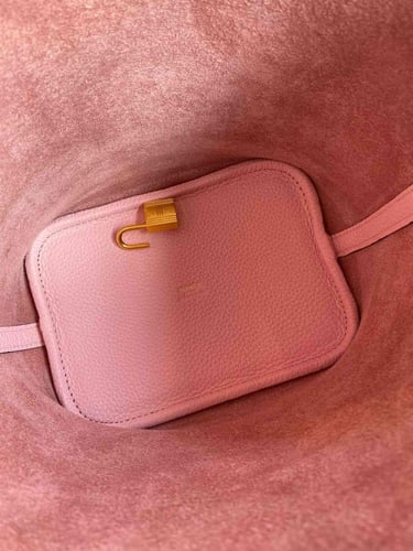 حقيبة هيرميس مقاس 18 هاردوير ذهبي - وردي