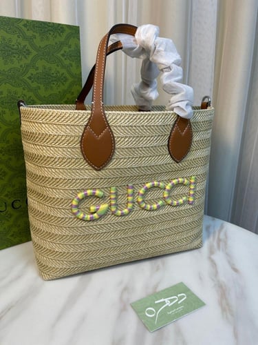 حقيبة يد وكتف ميني من القش من قوتشي