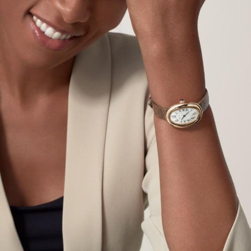 ساعة بايجنوار من كارتييه بسوار جلدي