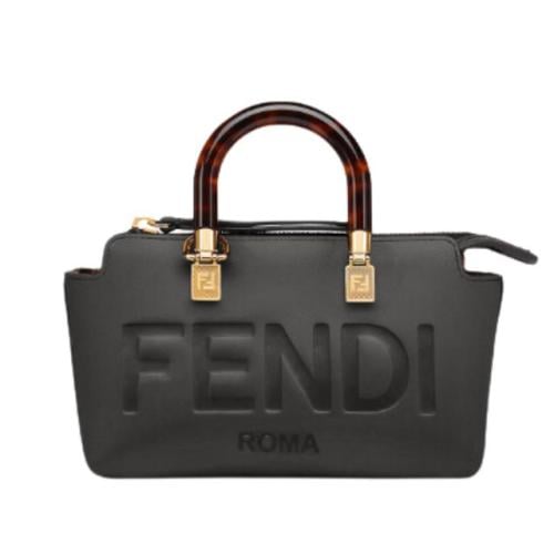 حقيبة بوسطن صغيرة من باي ذا واي - جلد أسود