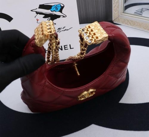 حقيبة يد وكتف جلدية CN 747 من شانيل