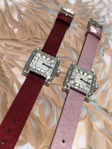 ساعة تشارلز أودين بانسي ريترو مع لؤلؤ اطار فضي بال...