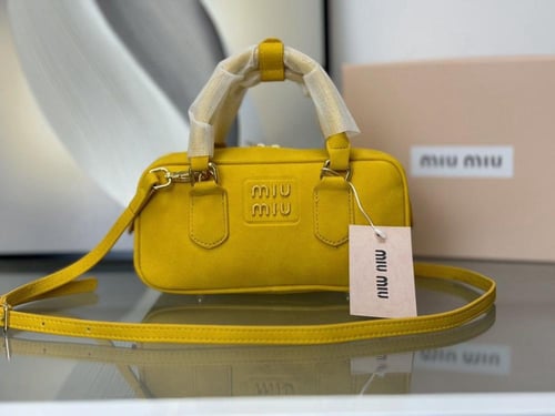 حقيبة أركادي شامواه من ميو ميو مقاس 23