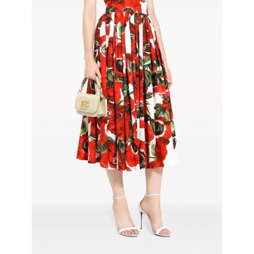 شنطة عملية جلد ببروش شعار الماركة DG بيج فاتح