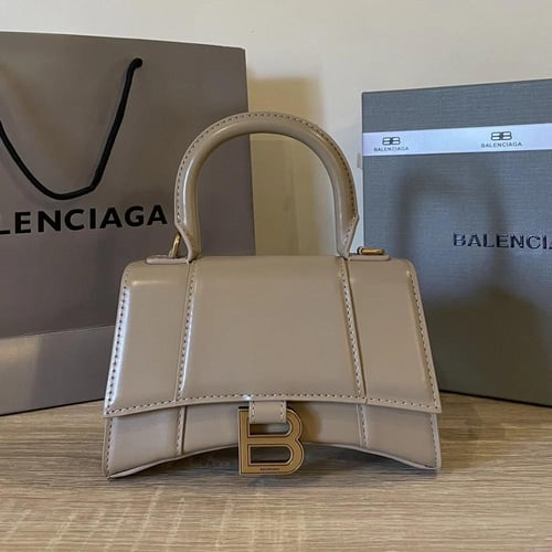 شنطة بالنسياقا الحجم اكس سمول 19 سم