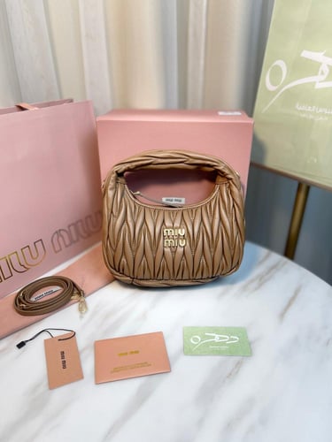 شنطة يد وكتف ميو ميو واندر ماتلاسيه ميني