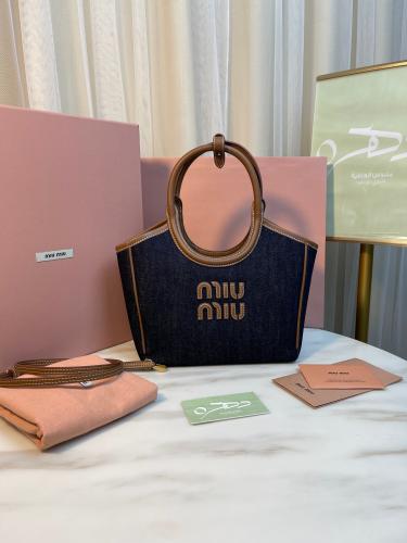حقيبة ميوميو آيفي الدنيم - مقاس 28
