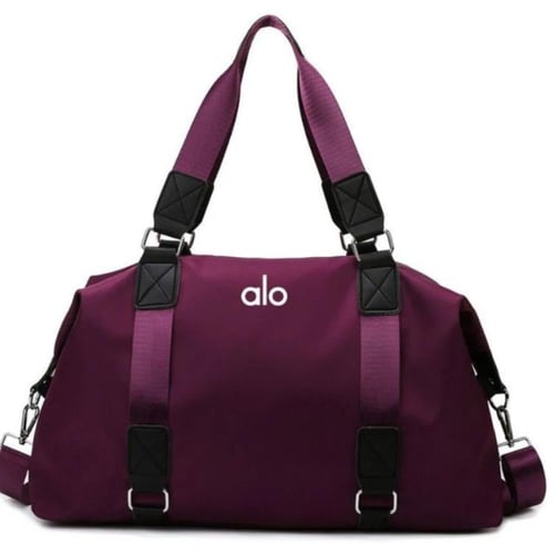 حقيبة اليوغا للياقة البدنية من alo yoga