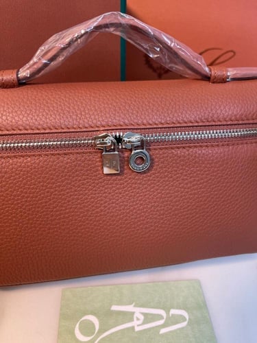 شنطة لوروبيانا إكسترا بوكت باوتش إل 19 ناعم - بني