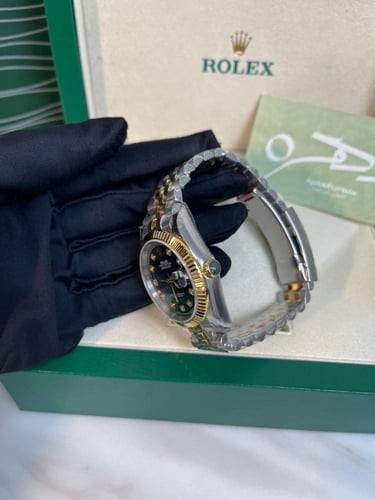 ساعة ديت جست 36 أويستر من رولكس - أسود