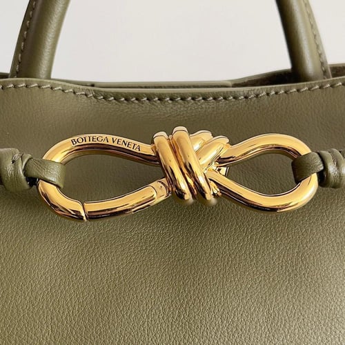 حقيبة بوتيغا فينيتا أنديامو توت 25 سم - أخضر