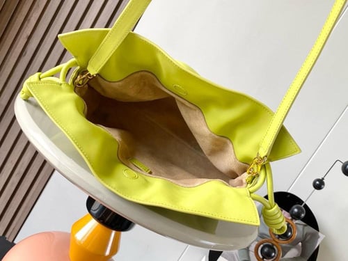 حقيبة كلاتش جلدية فلامنكو من لويفي