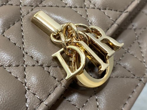 حقيبة ماي ديور 21 سم بسلسلة ذهبية