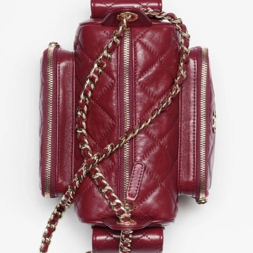 حقيبة شانيل مخططة جلدية لامعة - برغندي