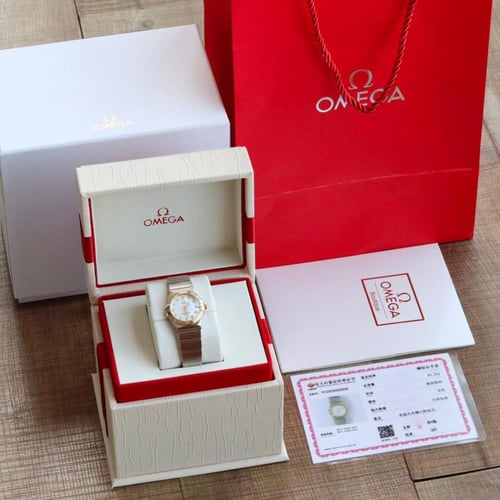 ساعة كونستليشن فولاذ مطلي بذهب من أوميغا