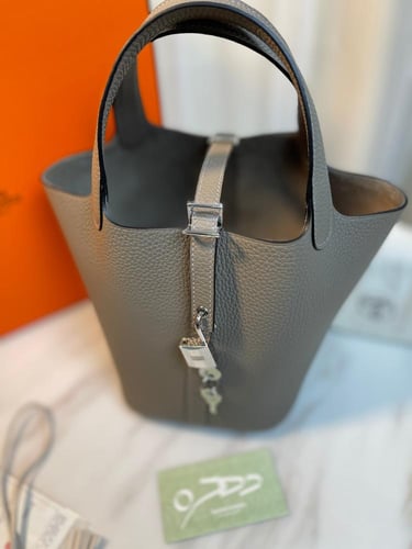 حقيبة هيرميس مقاس 18 هاردوير فضي