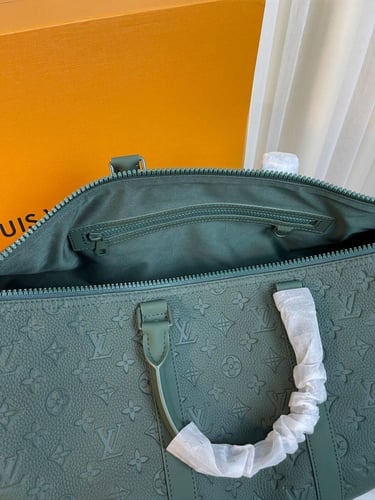 حقيبة سفر كيبال 50 بحزام كتف من لويس فيتون - أخضر...