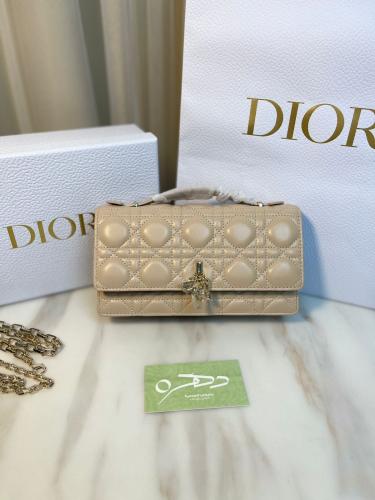 حقيبة Lady Dior مقاس 21 - بيج
