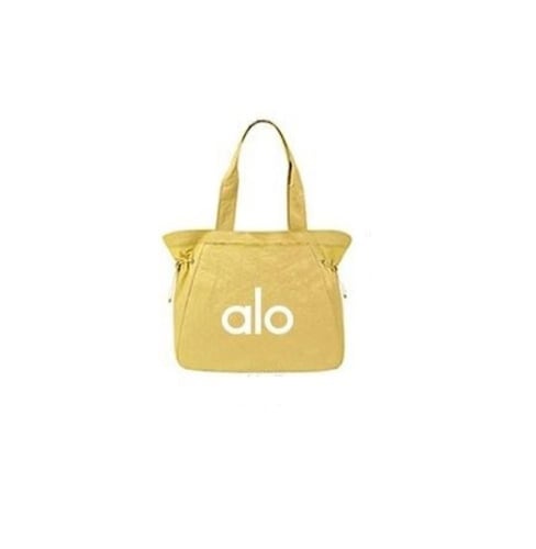 حقيبة يد كاجوال عصرية جديدة من ALO Yoga