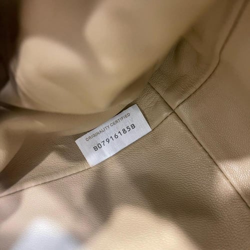 حقيبة سمول دستباغ من فينيتا بوتيغا