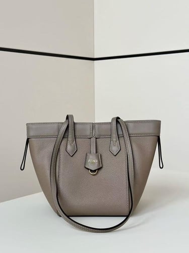 شنطة فندي أوريقامي ميني - أبيض