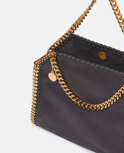 شنطة مكارتني فلابلا هاردوير ذهبي