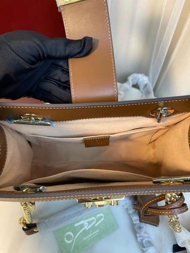 حقيبة من غوتشي بقفل Padlock – بيج وبني