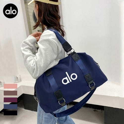 حقيبة اليوغا للياقة البدنية من alo yoga
