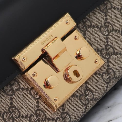 غوتشي Padlock Small GG