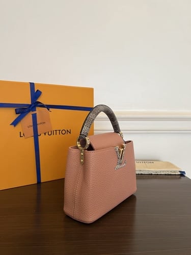 شنطة لويس فيتون كابوسين ميني 21 سم - بني فاتح