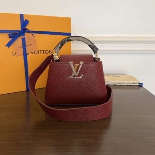 شنطة لويس فيتون كابوسين ميني 21 سم - عنابي