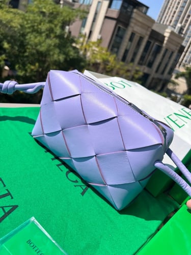 حقيبة سمول كاسيت من بوتيغا فينيتا