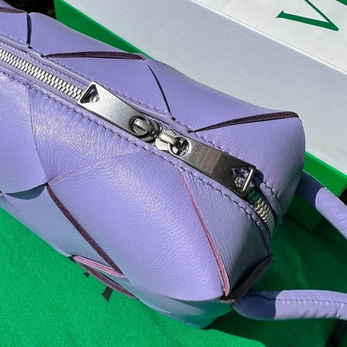 حقيبة سمول كاسيت من بوتيغا فينيتا