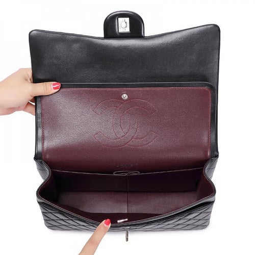 شنطة شانيل كلاسيك لامبسكن 33 سم - أسود وفضي