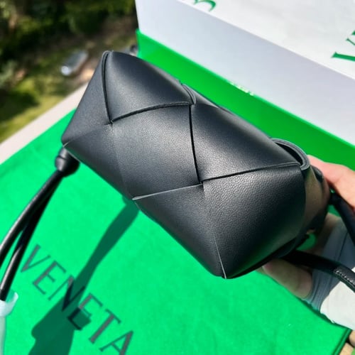 حقيبة ميني كاسيت من بوتيغا فينيتا