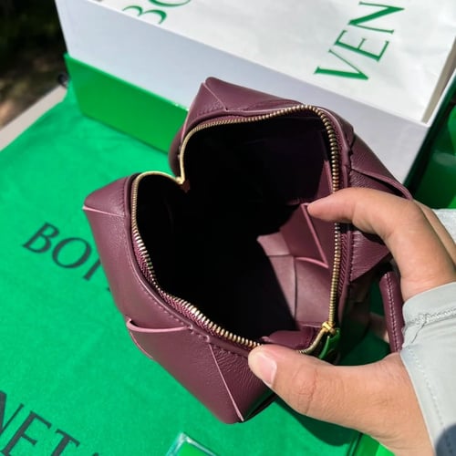 حقيبة ميني كاسيت من بوتيغا فينيتا