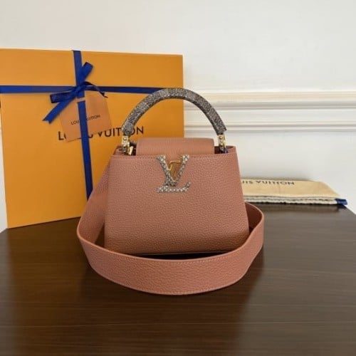 شنطة لويس فيتون كابوسين ميني 21 سم - بني فاتح