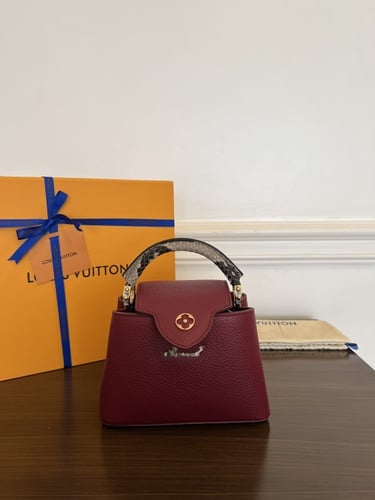 شنطة لويس فيتون كابوسين ميني 21 سم - عنابي