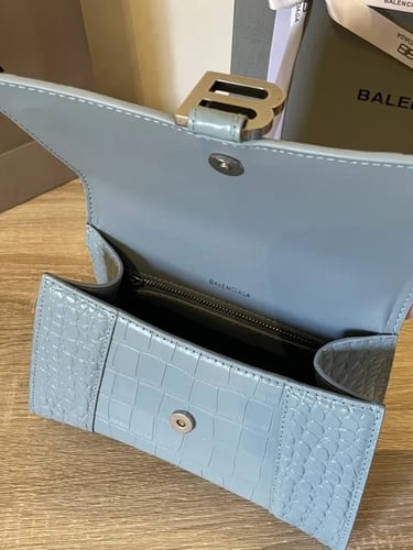 شنطة بالنسياقا سمول 22 سم نقش جلد التمساح