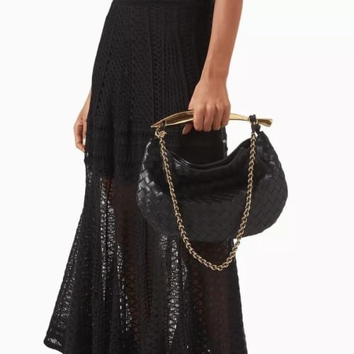 حقيبة ساردين بيد علوية من جلد مجدول من بوتيغا فيني...